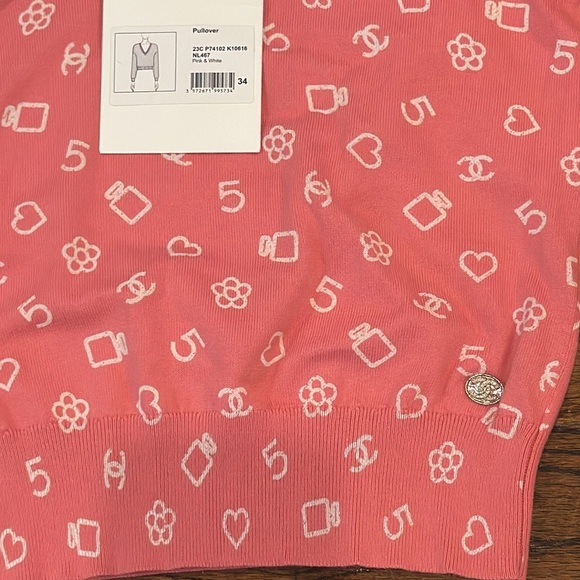 Chanel Sweater From the Cruise 2023 Collection by Karl Lagerfeld Size FR 34 - Picture 10 of 15